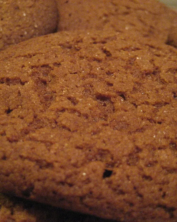 Gingersnap cookies with crackled tops, close up
